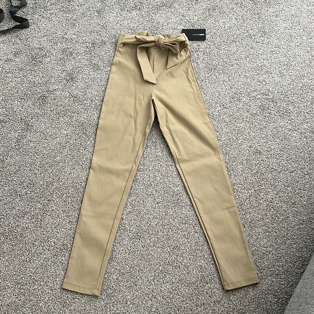 FASHION NOVA high waisted pant